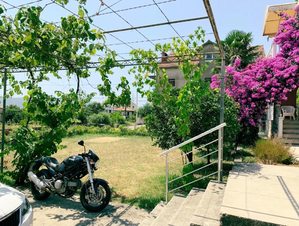 Peaceful, Cosy Tivat Guesthouse Exterior foto